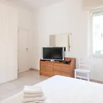 Charming In With Balcony And Garden View דירה