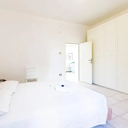 Διαμέρισμα Charming In With Balcony And Garden View