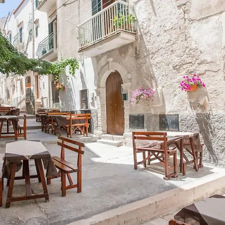 Charming In With Balcony And Garden View Appartamento